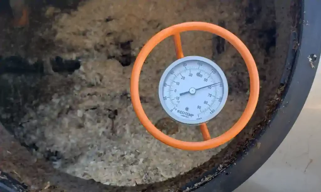 Thermometer in Actium Batch Composter